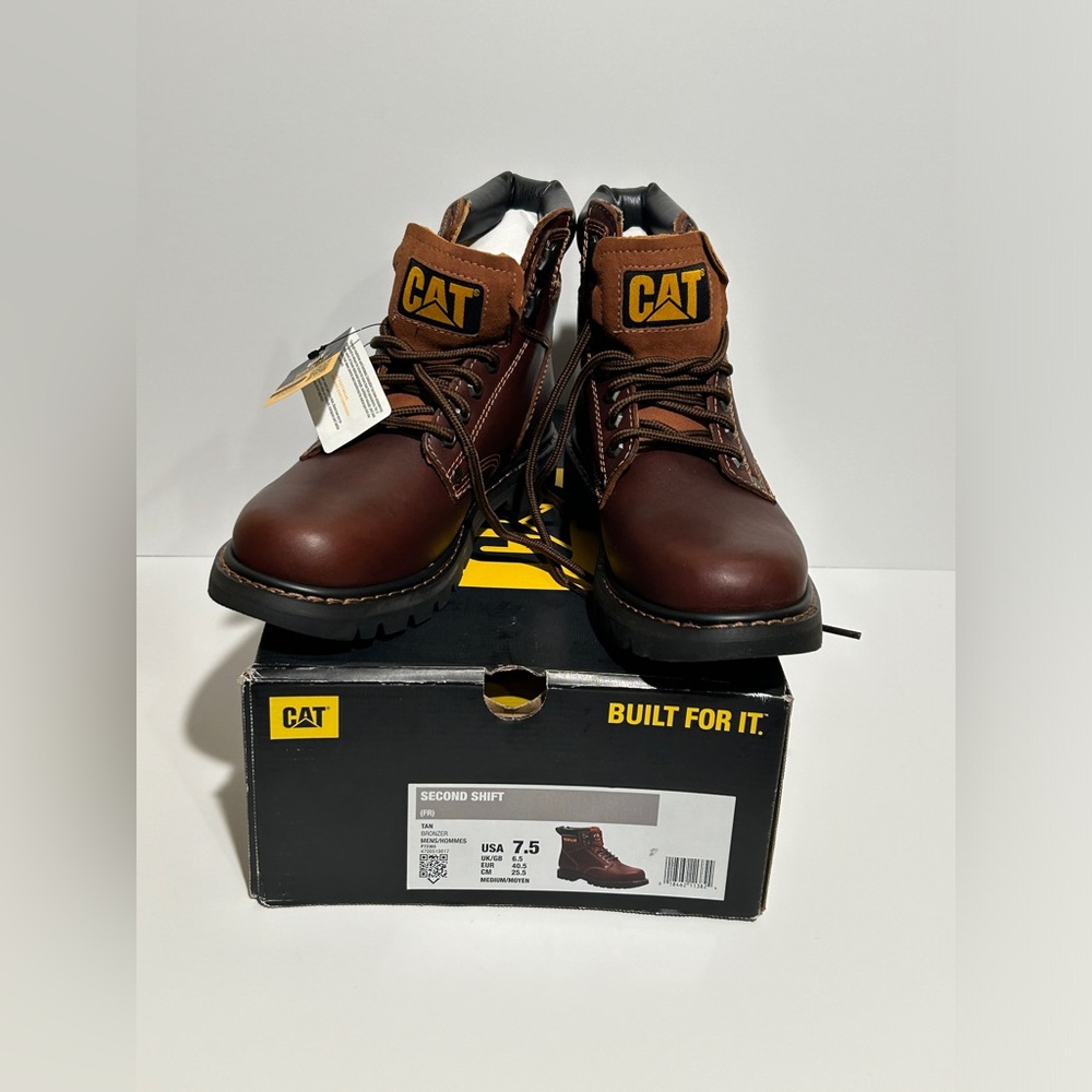Caterpillar Second Shift Men’s boots size 7 1/2 / Tan-Bronzer color